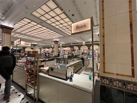 harrods hours
